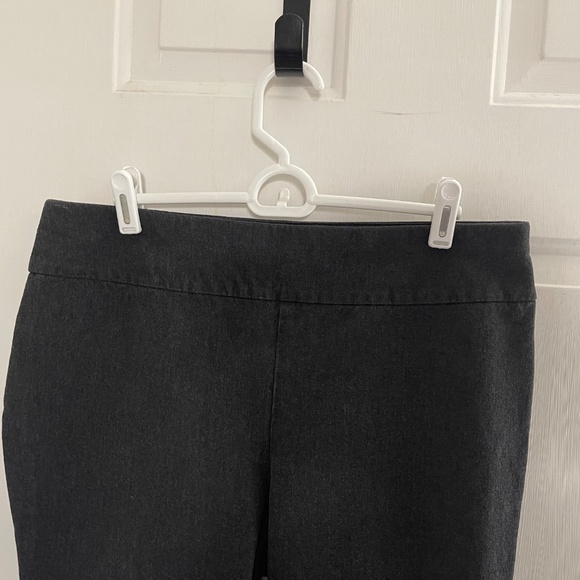 Chico's Fabulously Slimming Pull-On Pants size 1.5 short (10 short) - Picture 6 of 10